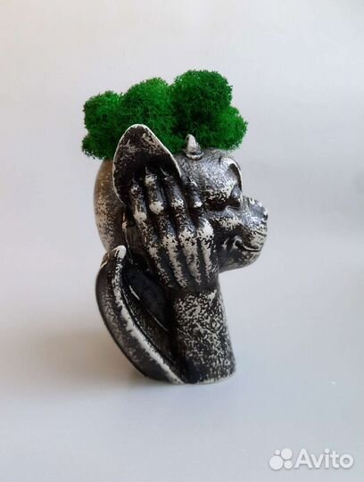 Кашпо Гаргулья со мхом