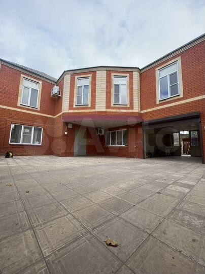 Дом 280 м² на участке 6 сот.