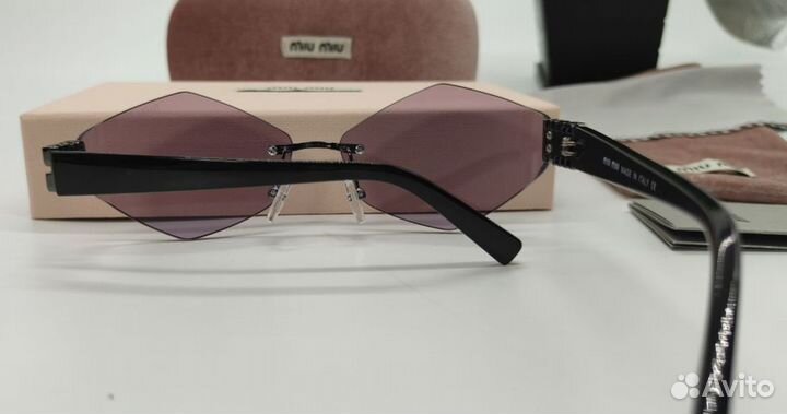 Солнцезащитные очки MIU MIU