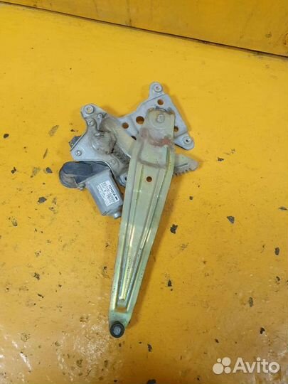 Стеклоподъемник задний левый toyota vitz SCP10 той