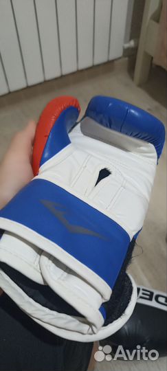Боксерские перчатки everlast 15 oz