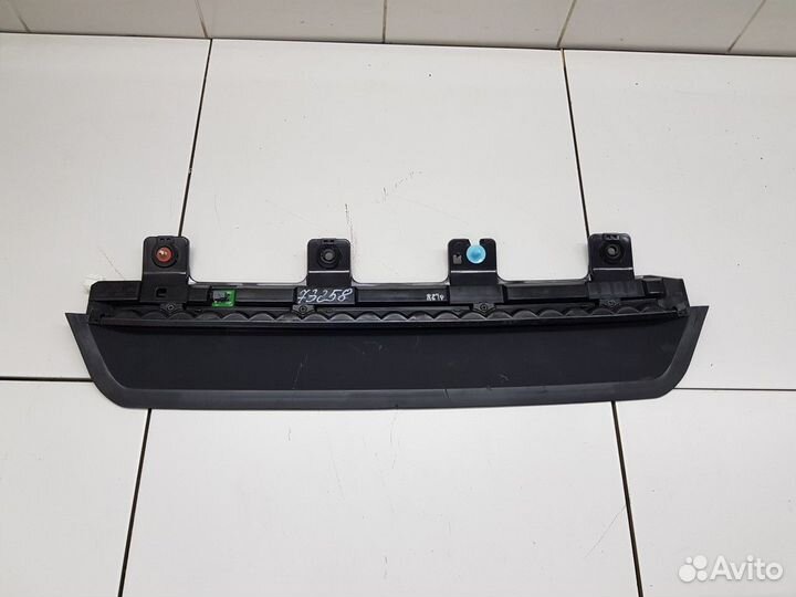 Дополнительный стоп сигнал (Genesis G80 I)