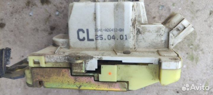 Замок двери задний правый Ford Focus 1