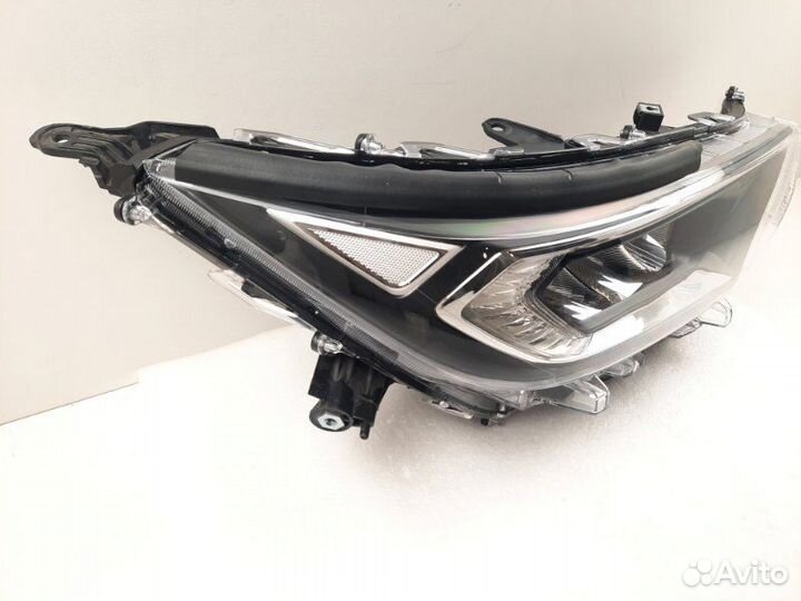 Фара правая Toyota Rav4 U50 2018