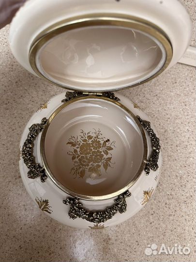 Блюдо с крышкой