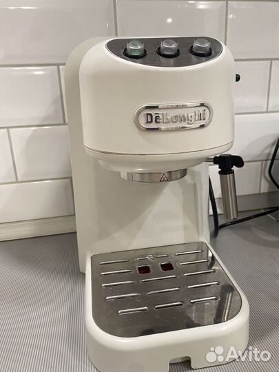 Кофеварка рожковая delonghi