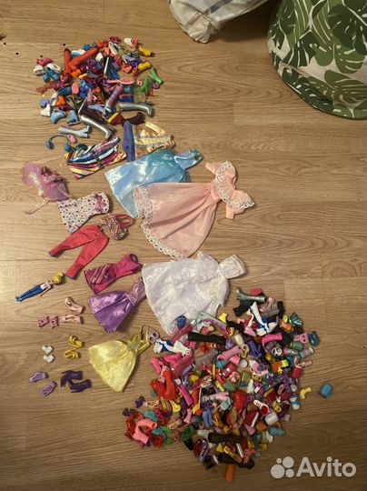 Обувь и одежда для барби