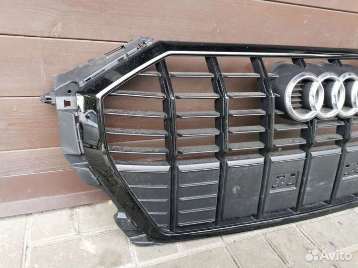 Решетка радиатора Audi Q3 2 2018