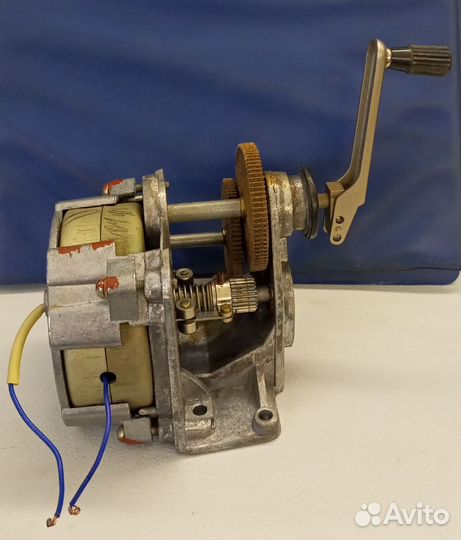 Старинная динамо-машина