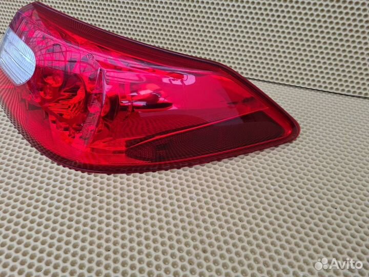 Фонарь в крыло задний правый Infiniti M Q70 Y51