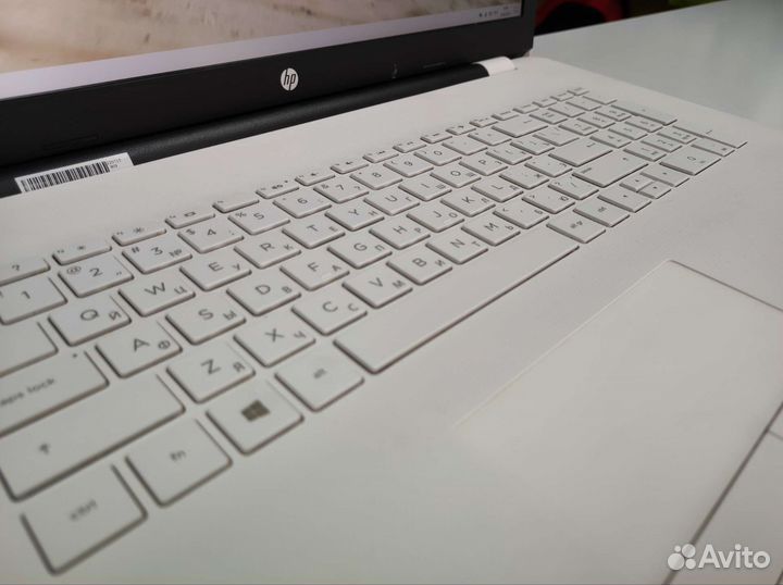 Ноутбук HP с экраном 17.3