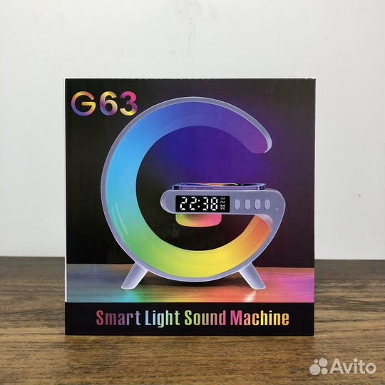 Умная RGB лампа с колoнкой и бeспpoводной зapядкой