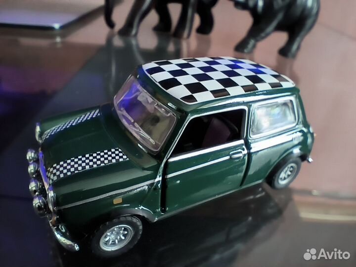 Mini Cooper 1:43 Cararama