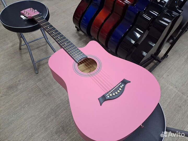 Гитара акустическая розовая