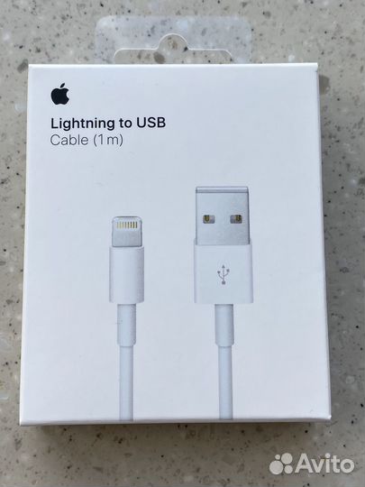 Коробка Martini Asti и Apple Lightning