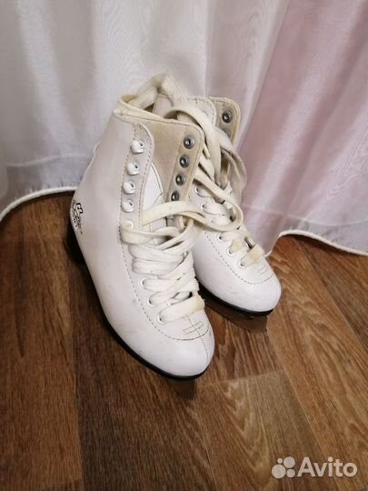 Коньки фигурные 31 р