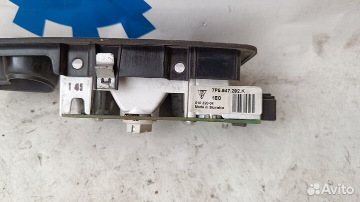 Porshe Cayenne 958 12- Плафон освещения зад правый