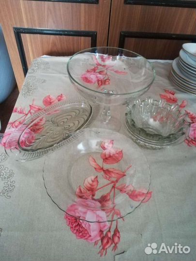 Ваза, конфетницы, кружки хрустальные