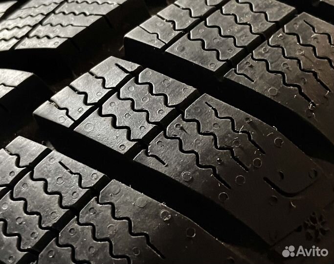 Goodyear UltraGrip Performance Gen-1 235/50 R19