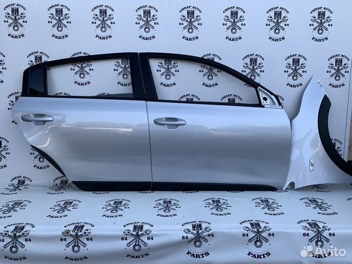 Серебристые двери правые Kia Rio X-Line Оригинал