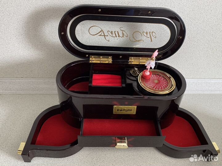 Музыкальная шкатулка с балериной