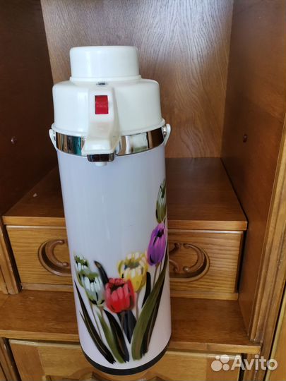 Термос 2л с помпой(новый)