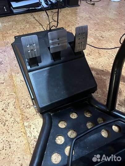 Игровой руль thrustmaster t300