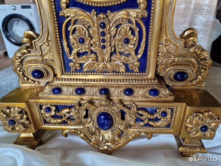 Часы каминные и канделябры (подсвечники)