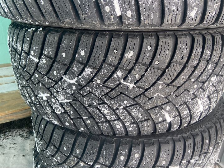 Pirelli Scorpion Ice Zero 2 265/65 R17