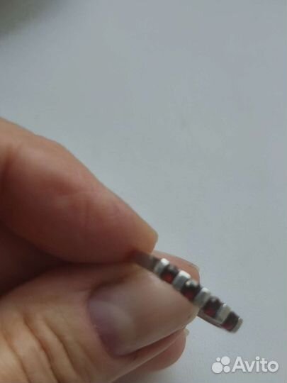 Серебряные серьги с гранатом