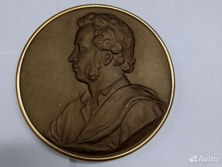 Панно из дерева и настольная медаль.Пушкин.А.С