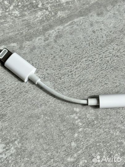 Переходник Apple Lightning - 3.5mm. Оригинал