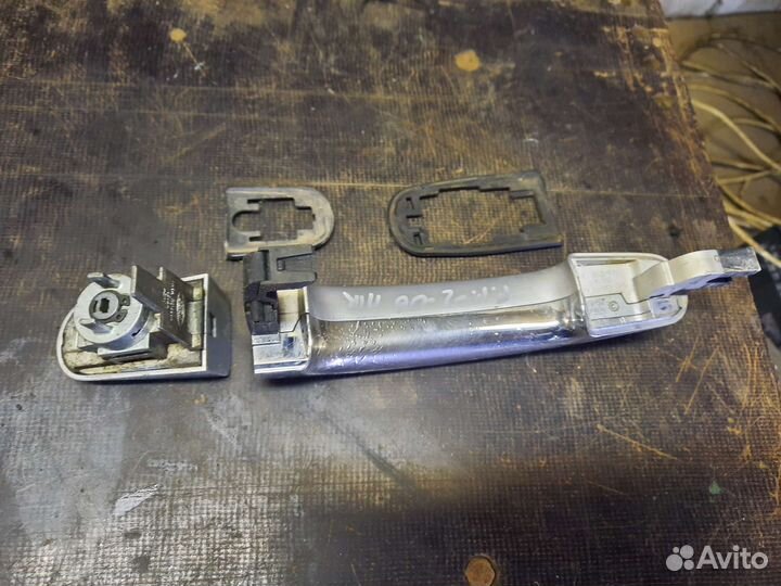 Ручка двери передняя правая Ford Focus 2