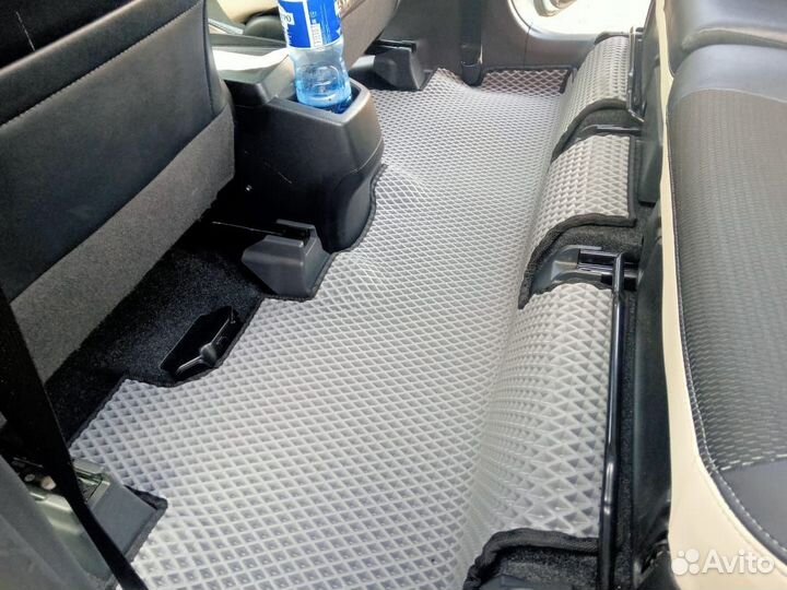 Комплект EVA ковриков на Toyota Wish с бортами