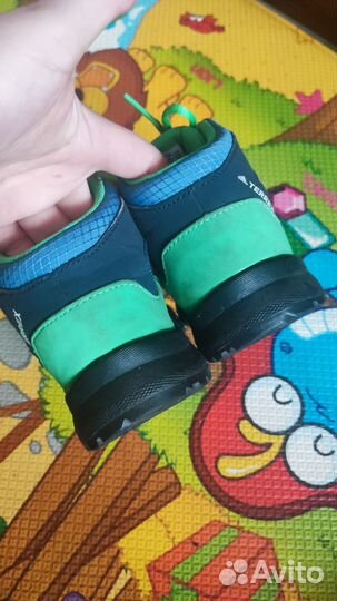 Кроссовки adidas 27