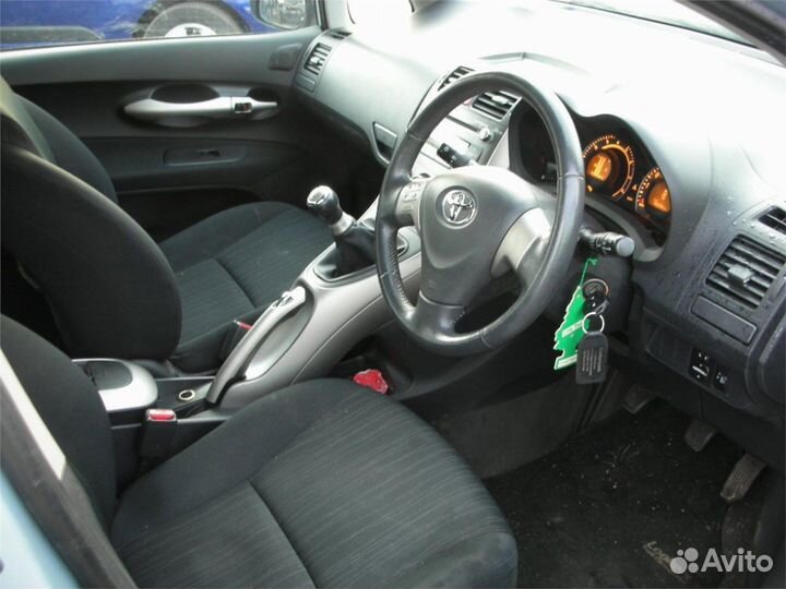 Разбор на запчасти Toyota Auris E15