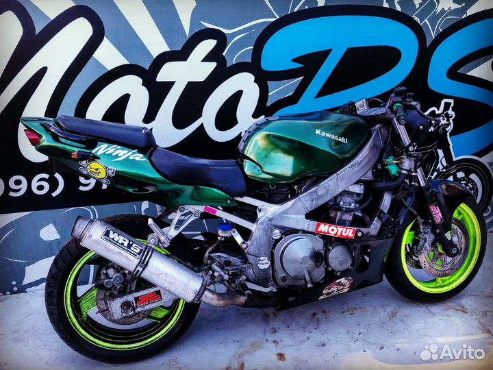 На разборе Kawasaki ZZR 400-1 1990 - 1992г