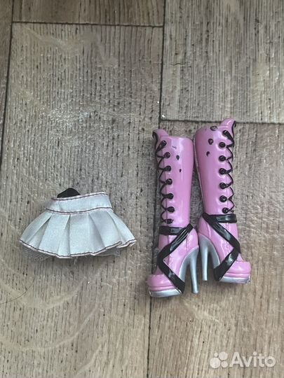 Кукла Монстер Хай дракулаура базовая