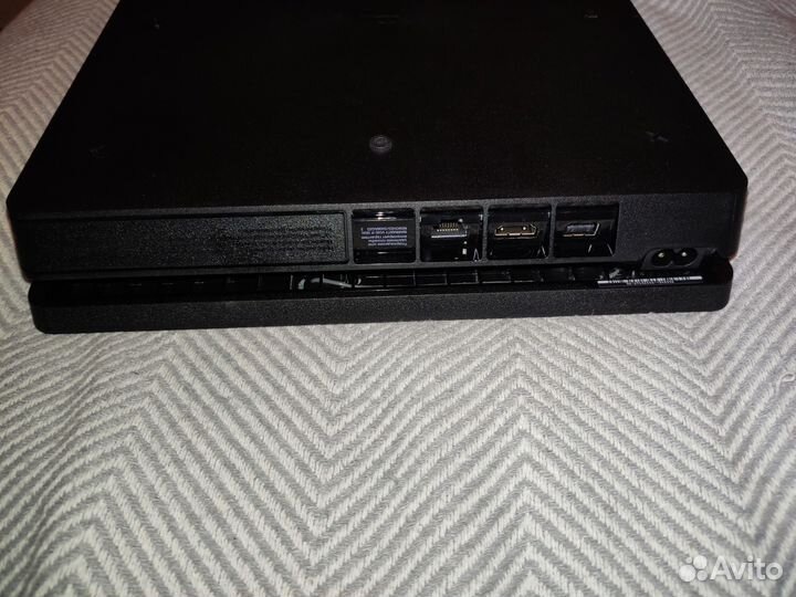 Sony Play Station 4 Slim