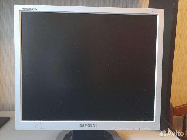 Монитор Samsung