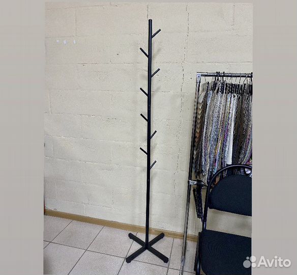 Вешалка напольная металлическая