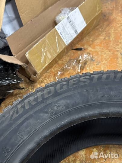 Bridgestone Blizzak Ice 215/60 R17 100T