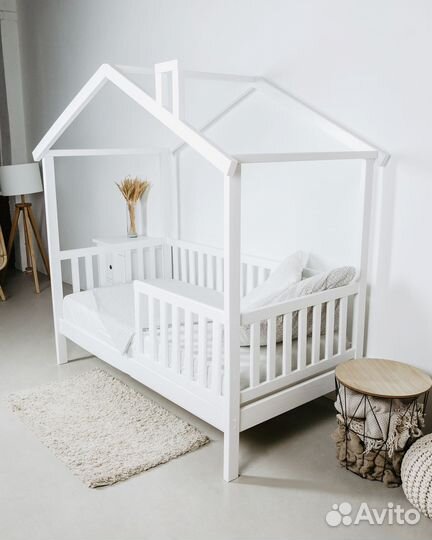 Детская кровать из массива
