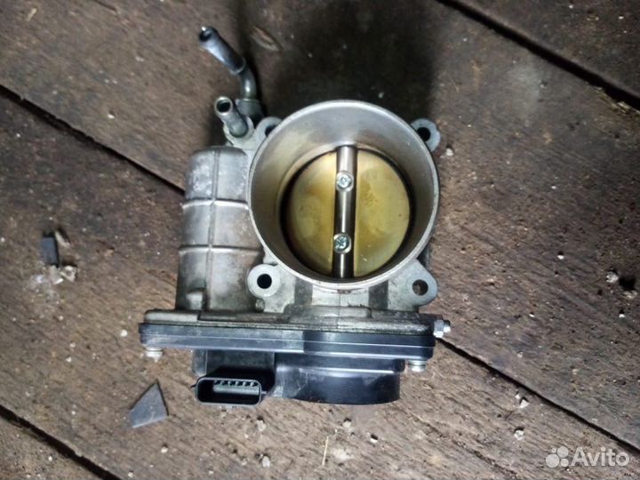 Дросельная заслонка Nissan Qashqai J10