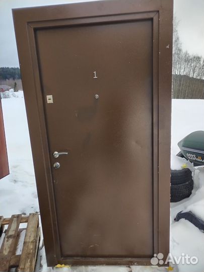 Дверь входная металлическая