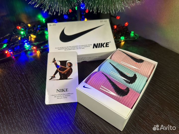 Подарочный набор Nike (носки и браслет)