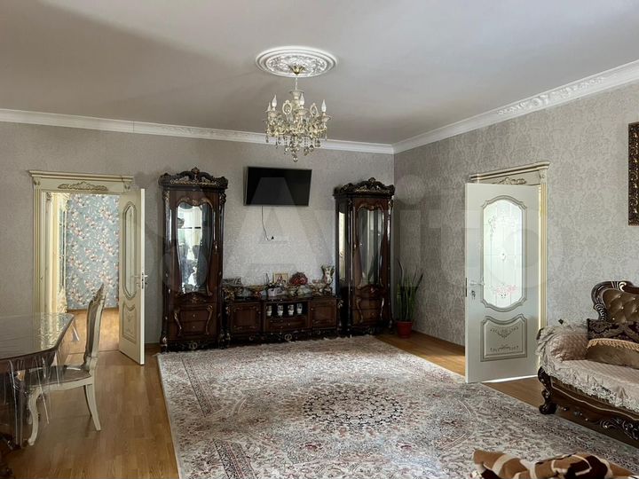 Дом 400 м² на участке 15 сот.