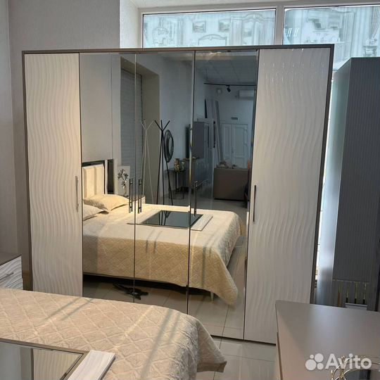 Современная спальня