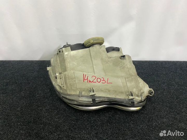 Фара передняя левая Mercedes 203 W203