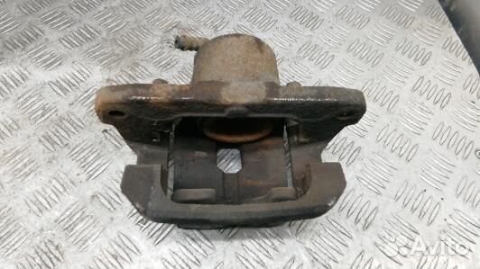 Суппорт тормозной передний левый toyota RAV 4 ZCA2